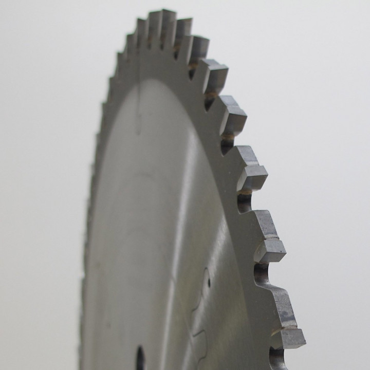 https://www.sistemiklein.com/6249/lame-hw-per-sezionatrici-a-dente-alternato.jpg