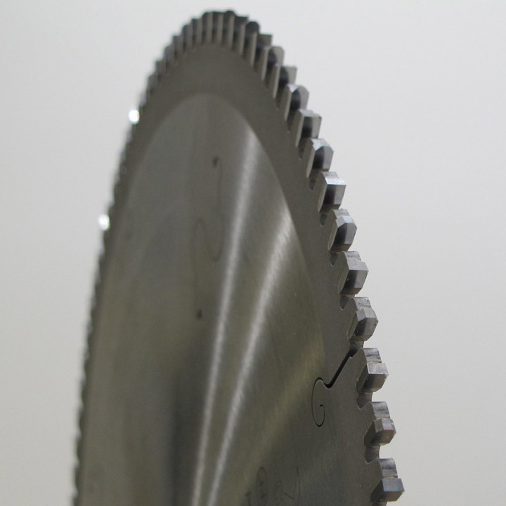 https://www.sistemiklein.com/6257/lame-circolari-hw-per-alluminio-dente-negativo.jpg