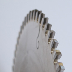 https://www.sistemiklein.com/6259/lame-circolari-per-pvc.jpg