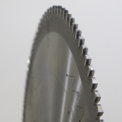 https://www.sistemiklein.com/6263/lame-circolari-hw-per-solid-surface-e-pannelli-in-truciolare.jpg